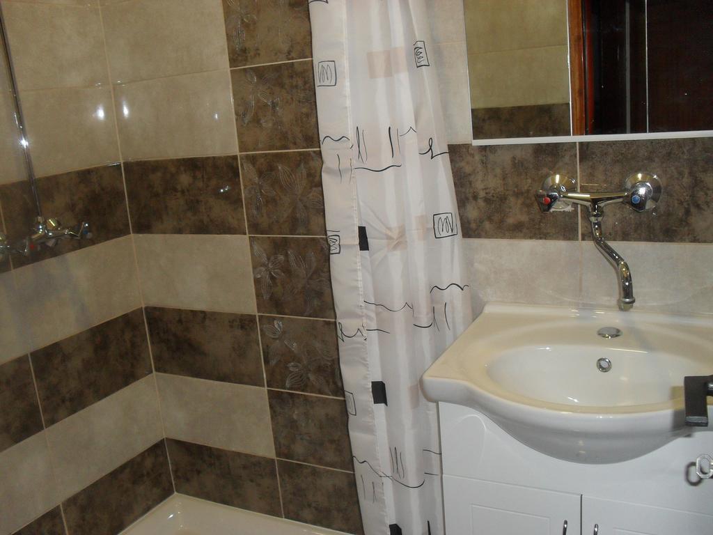 Rooms Natalija Свети Юрай Стая снимка