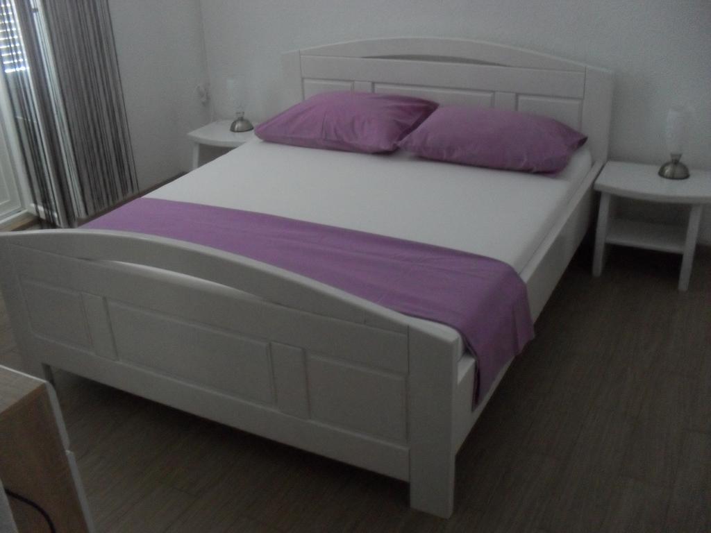 Rooms Natalija Свети Юрай Екстериор снимка